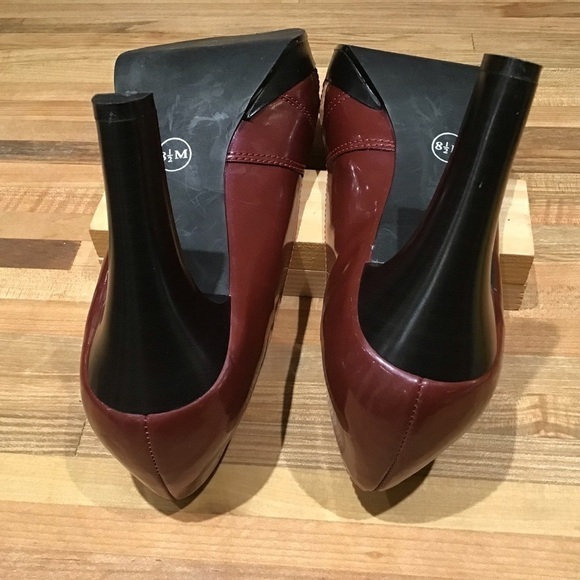 Nicole “Misty” heels. Lattice work peep toes. Size 8.5 M. - Picture 9 of 9